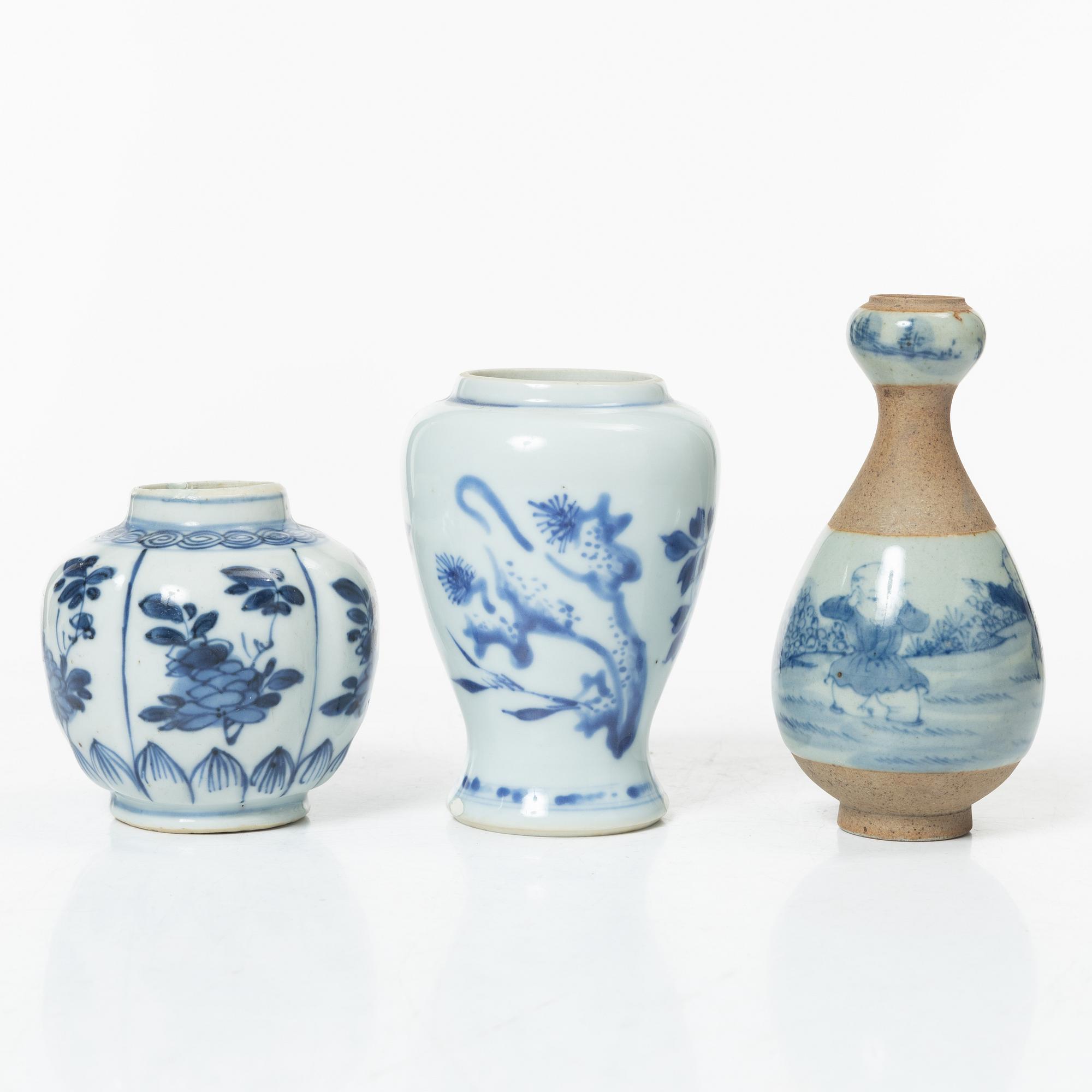 Miniatyrer, fem stycken, porslin. Qingdynastin, 1700-tal.