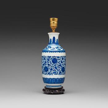 623. A blue and white vase decorated with lotus-scrolls and bats among clouds, Qing Dynasty, 19th Century.