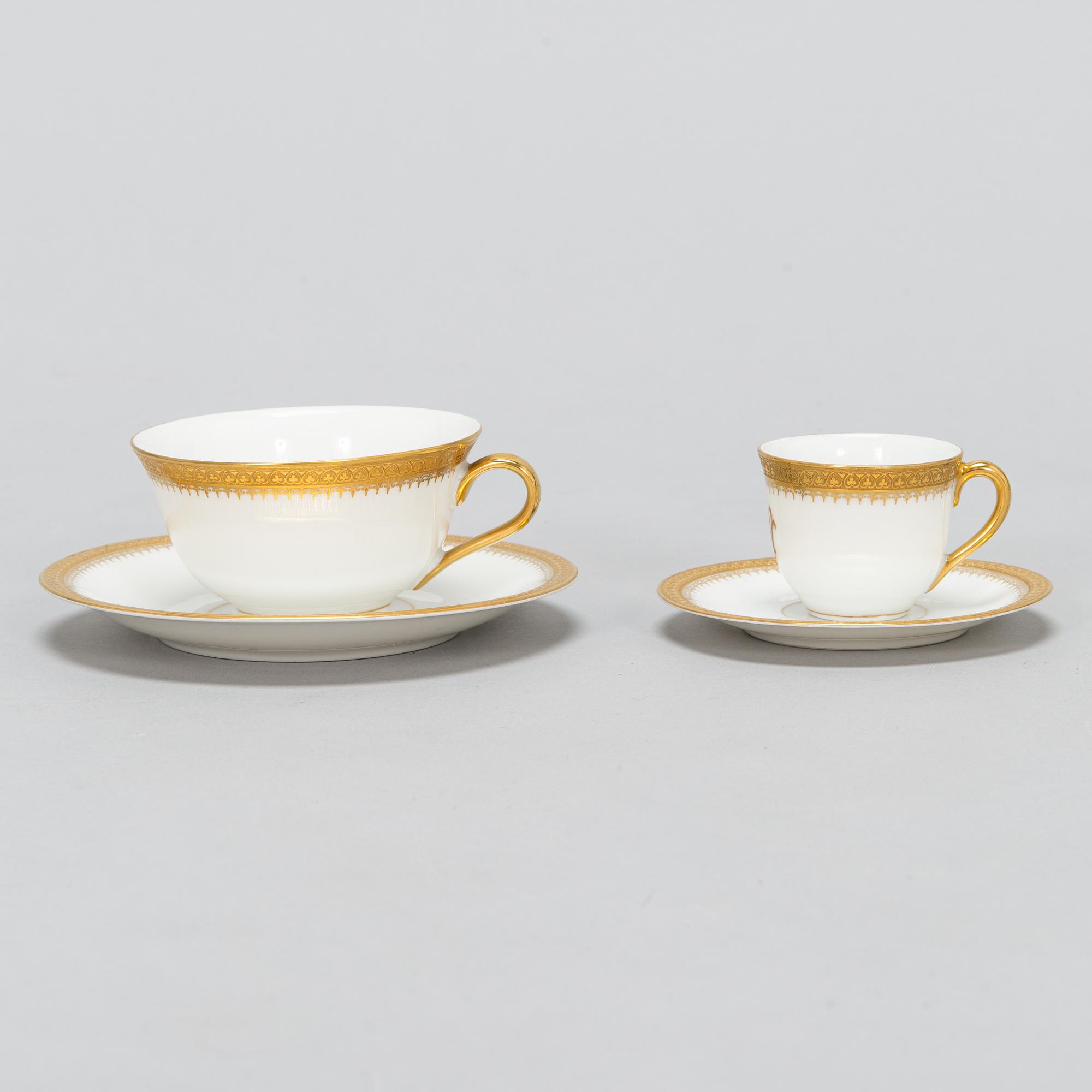 A ca. 235-piece porcelain dinnerware set, Puls H. Holzner Glaspalast Karlsbad, Czechoslovakia 1930s-40s.