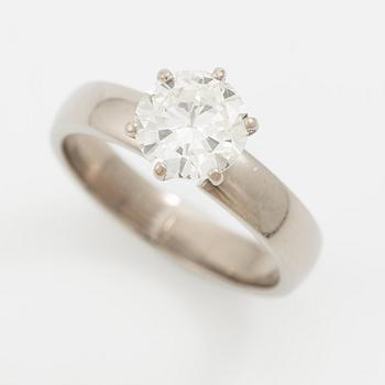 A ring by Sebastian Schildt, 18K white gold set with a brilliant-cut diamond ca 1.50 ct.