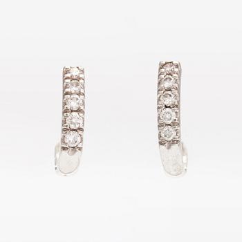 Örhängen, 18K vitguld, diamanter ca 0.40 ct tot. Kultajousi, Helsingfors 2009.