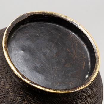 VAS, cloisonne. Kina, tidigt 1900-tal.
