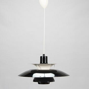 Poul Henningsen,kattovalaisin, malli PH 5, Lous Poulsen 2000-luku.