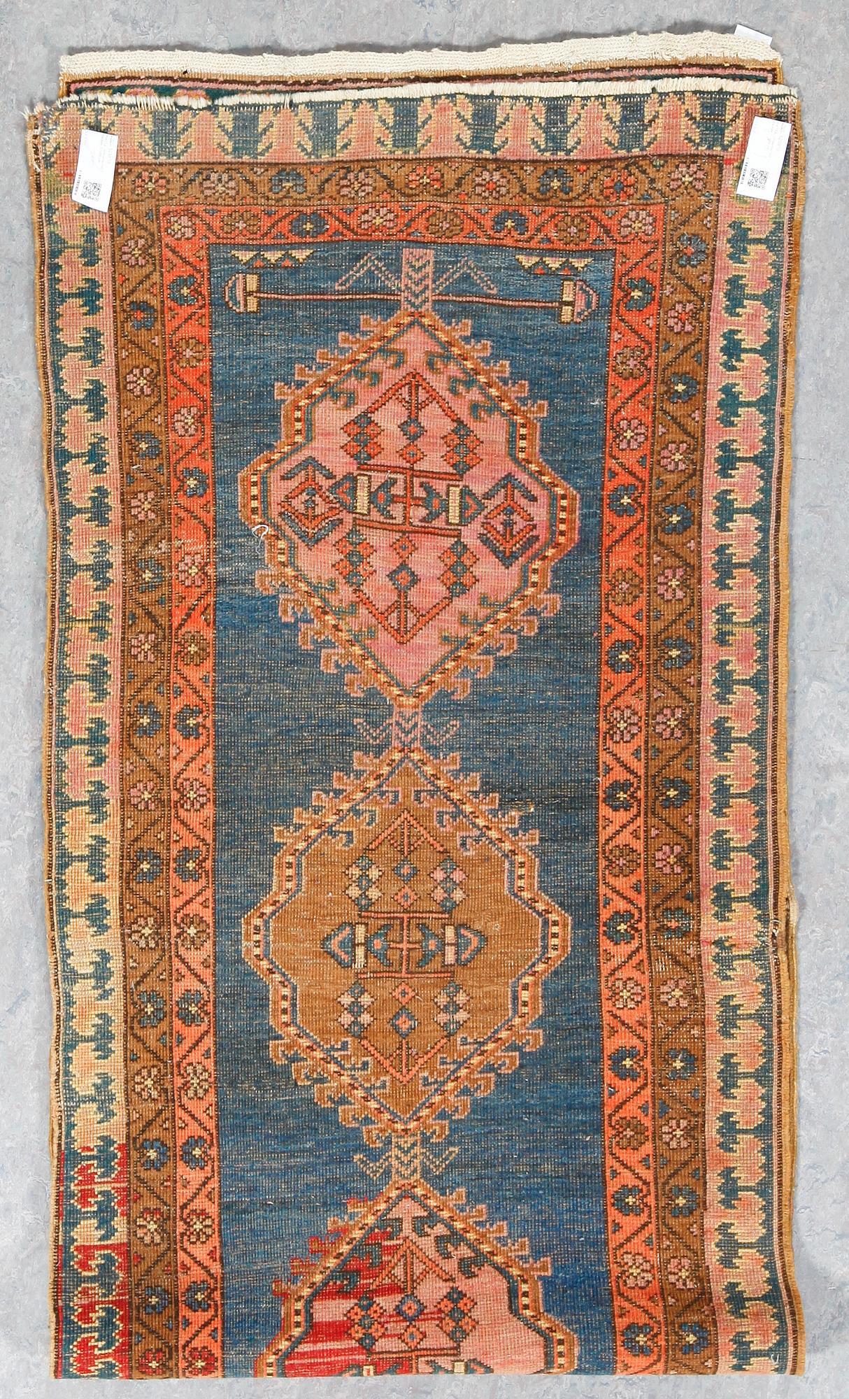 MATTA, semiantik/old Kaukas, 311x86 cm.