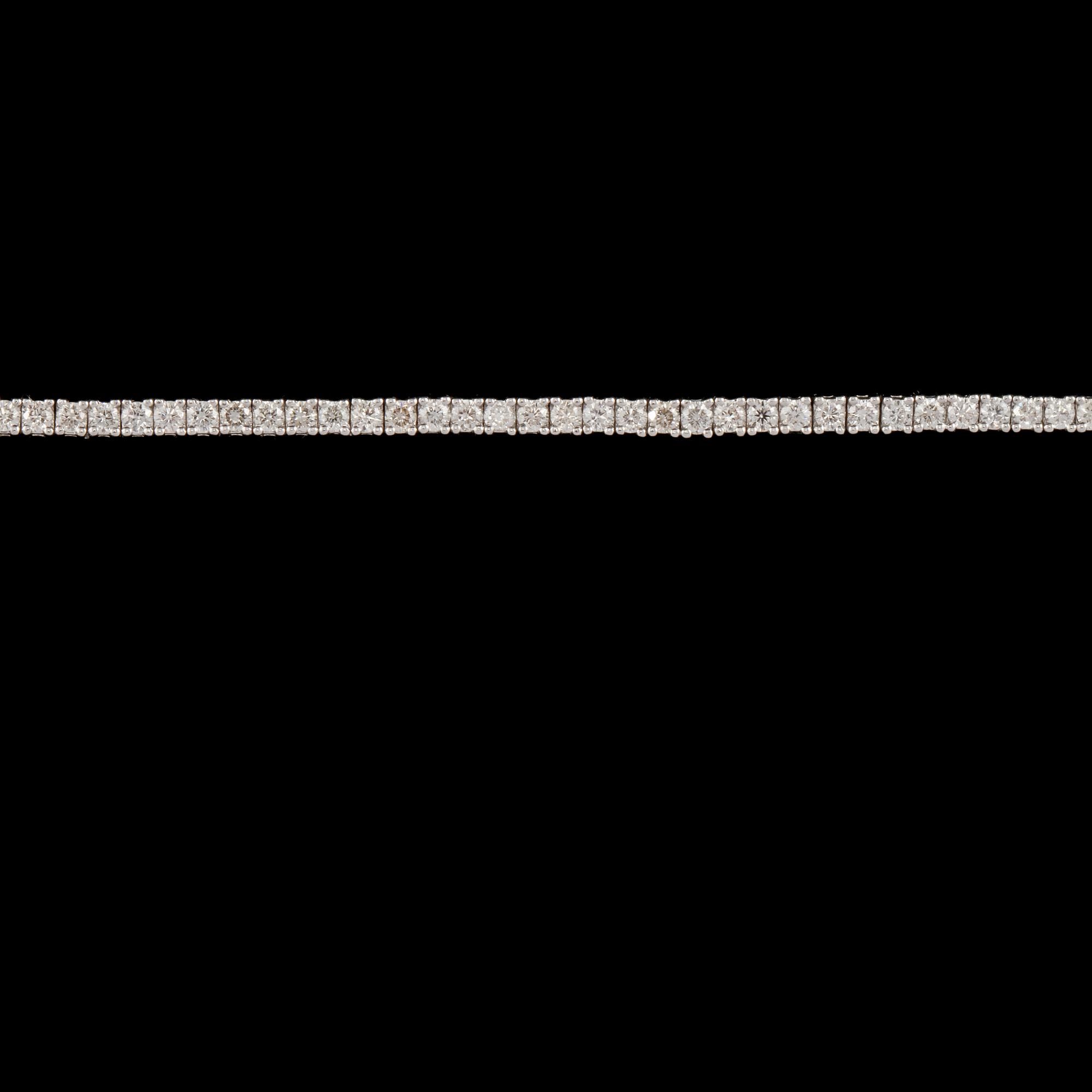 ARMBAND, 18k vitguld med 91 briljantslipade diamanter, 2.29 ct. Vikt 10 g.