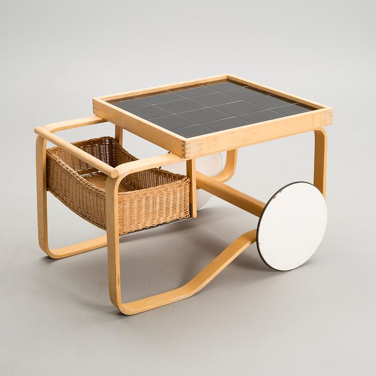 ALVAR AALTO, A TEA TROLLEY 900. 1950-/60s.