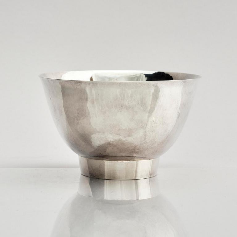 Sigurd Persson, skål på fot, sterling silver, Stockholm 1975.