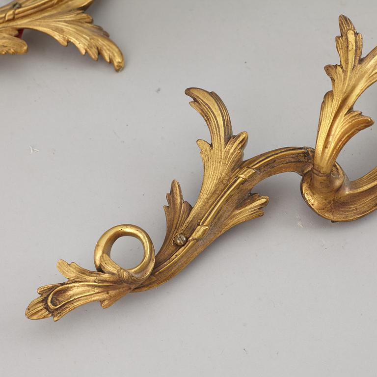 APPLIQUER, för ett ljus, ett par, mässing, Louis XV-stil 1900-tal.