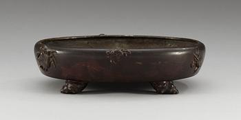 A brown patinated bronze censer, late Qing (1644-1912).