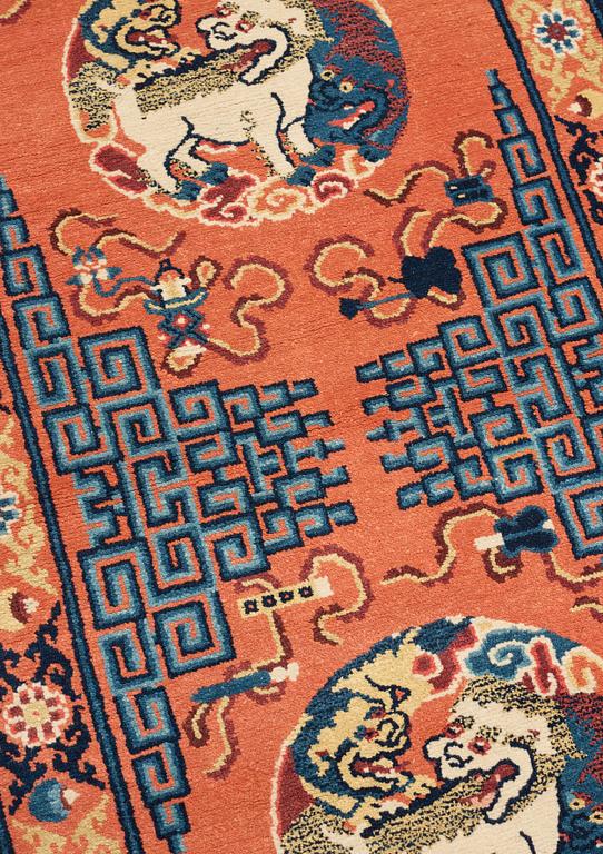 GALLERIMATTA. Semiantik Kina. 762,5 x 71,5 cm.