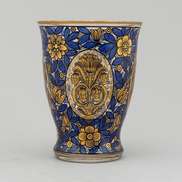 VAS, emaljmålat glas, sannolikt Haida/ Novy Bor, Böhmen tidigt 1900-tal.