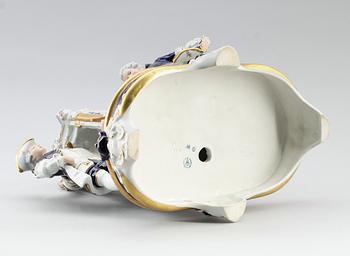 FIGUR, porslin, Royal Dux, 1900-talets mitt.
