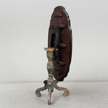 A Swedish mid 18th century tilt top table.