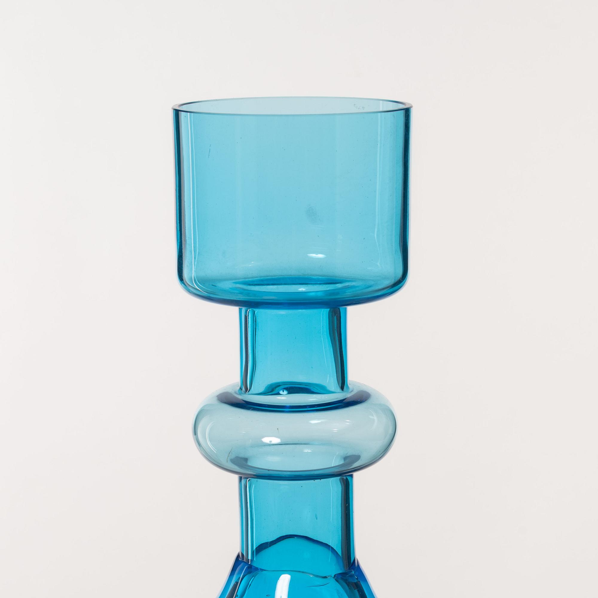Oivo Toikka, a 'Lighthouse' glass vase, Nuutajärvi, Notsjö, Finland.