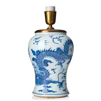 A blue and white Transitional vase, 17th Century.