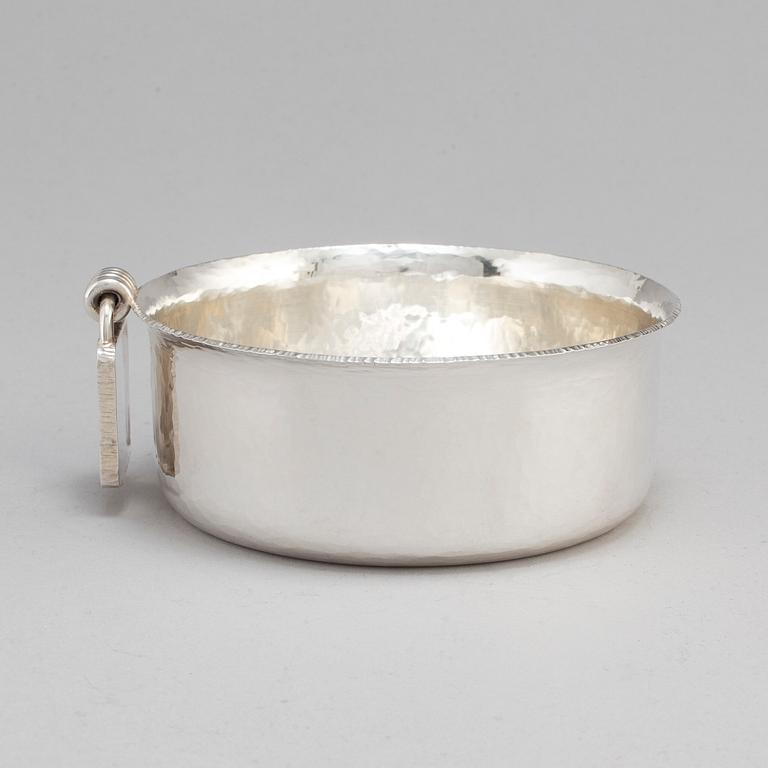 CLAËS E. GIERTTA, kåsa, sterlingsilver, Stockholm 2003.