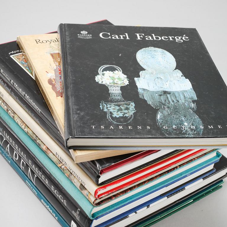 14 books from the 20th anf 21st century i a about Prrsian art.