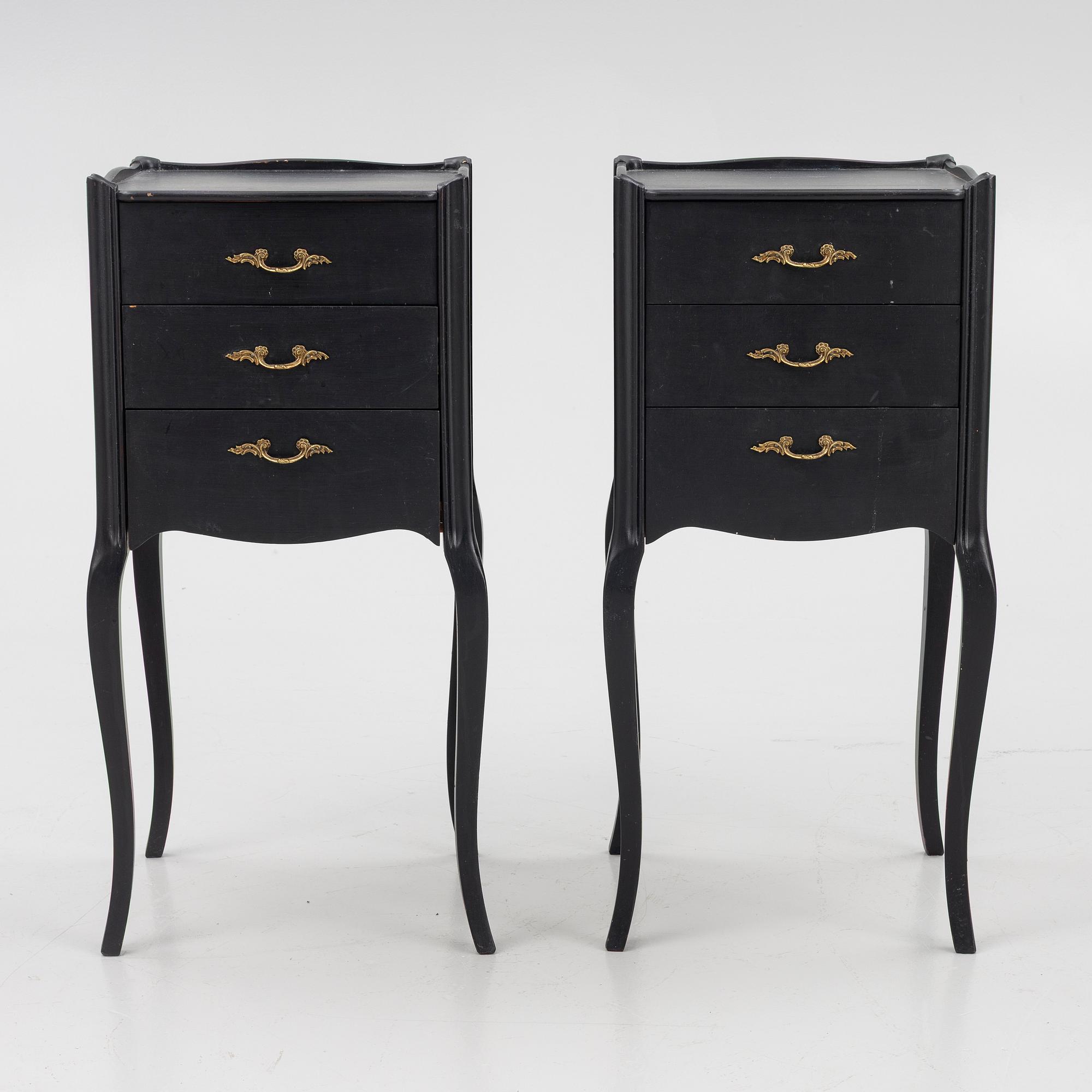 A pair of rococo-stylde bedside tables, mid/second half of the 20th century.