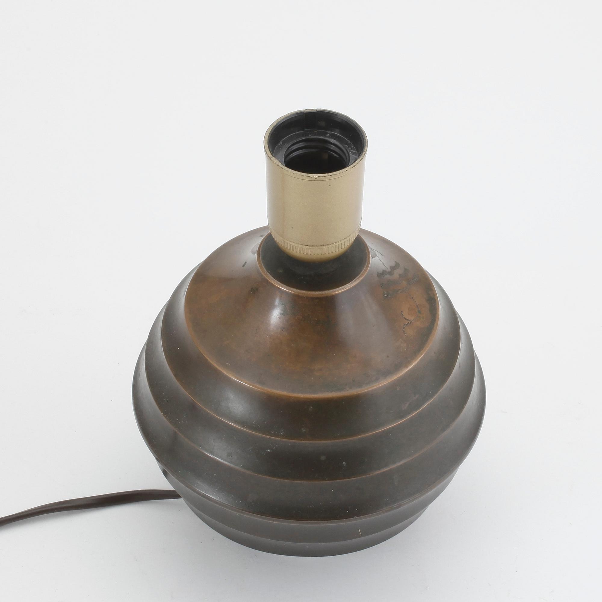 BORDSLAMPA, brons, signerad NJ, Svensk vara, 1930-tal.