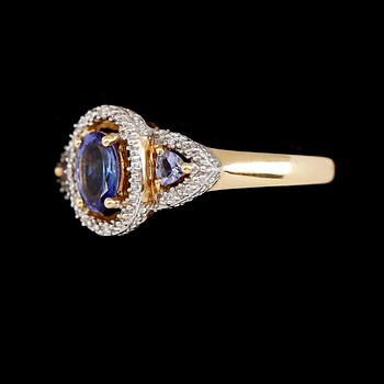 RING, 14 k guld, tanzaniter, diamanter tot ca 0.20 ct.