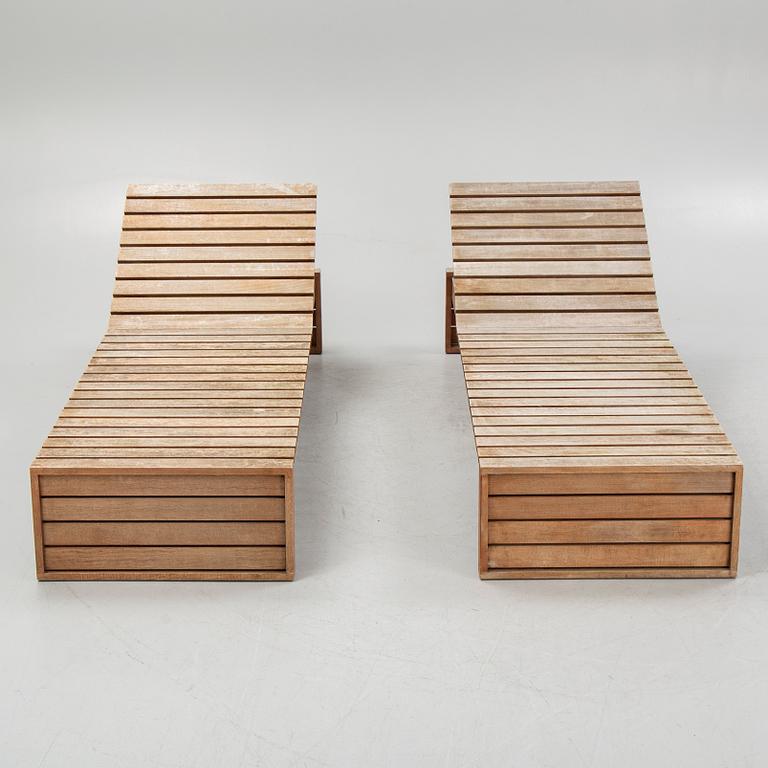 Bodil Kjaer, a pair of  "BK14" teak sunbeds, Carl Hansen & Søn, Denmark.