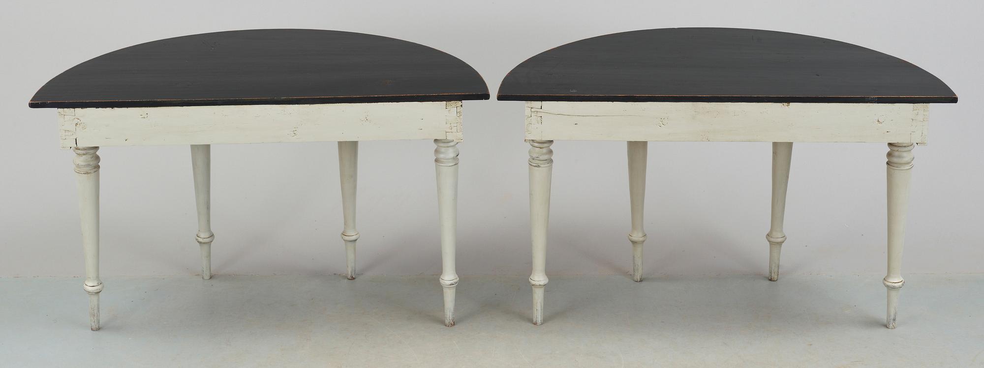 MÅNBORD, ett par, 1800-tal.