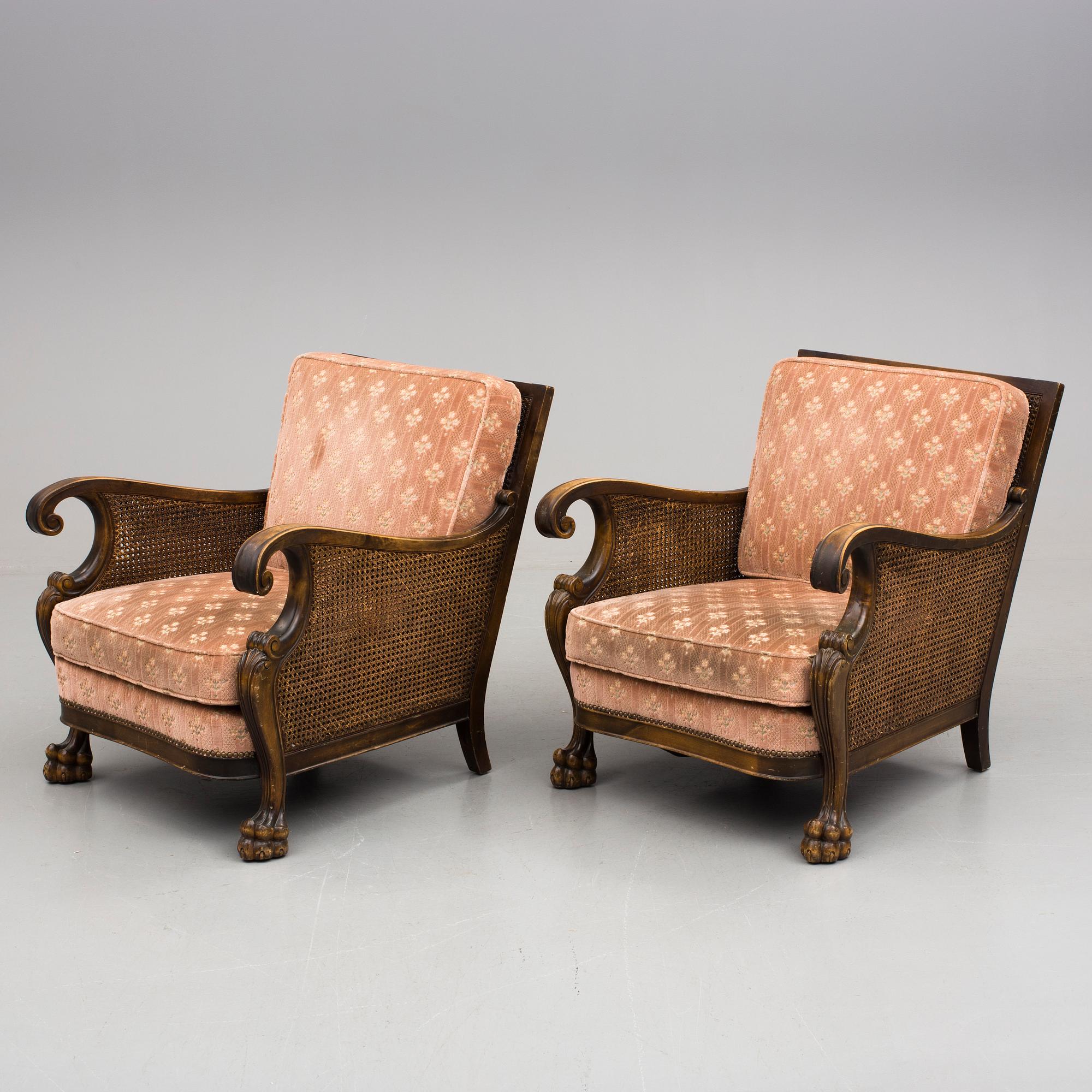 FÅTÖLJER, ett par, Chippendalestil, 1930/40-tal.