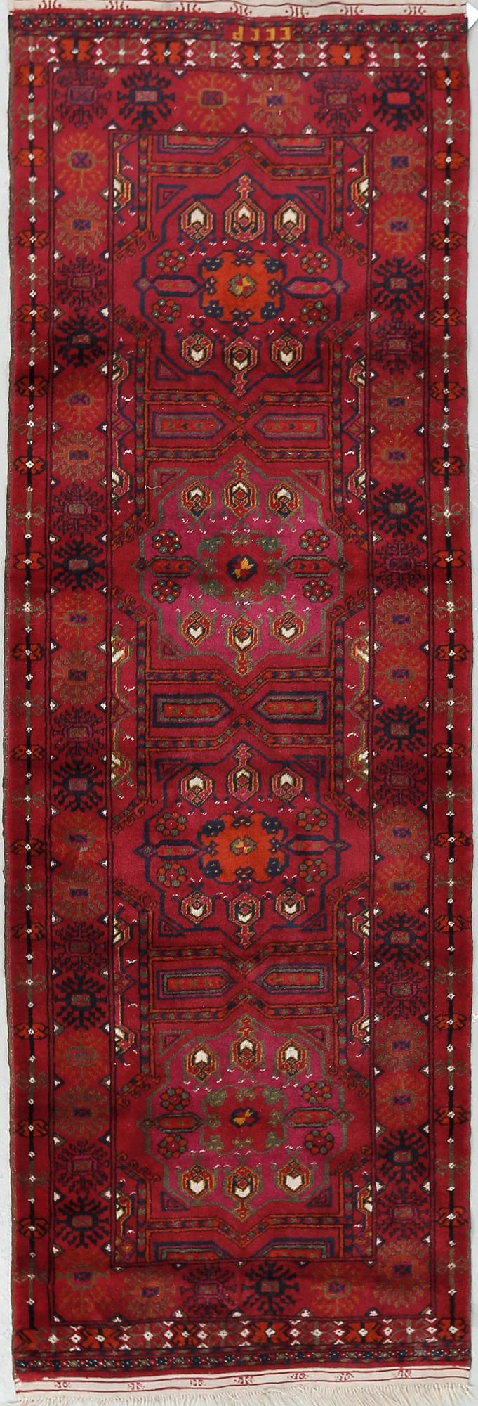 MATTA. semiantik, Beshir. Ca 255x85 cm.