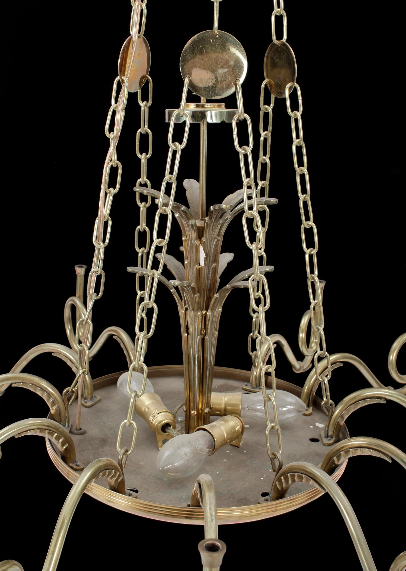 TAKLAMPA, mässing, 1900-talets mitt. H 47(95 inkl kedja).