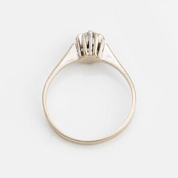 Ring, white gold with brilliant-cut diamond.