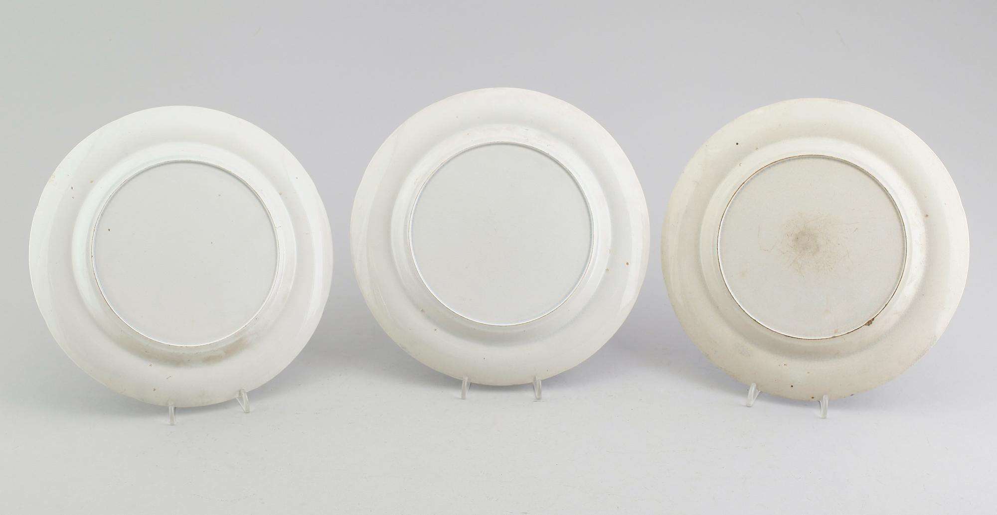 TALLRIKAR, 3 st, flintgods, England, 1800-talets första hälft.