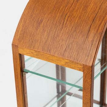 Josef Frank, a model 2070 mahogany table display cabinet from Firma Svenskt Tenn, produced prior to 1985.