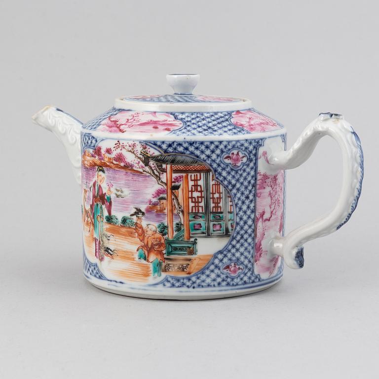 A fine famille rose tea pot with cover, Qing dynasty, Qianlong (1736-95).