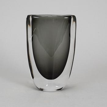 NILS LANDBERG, a glass vase, Orrefors.