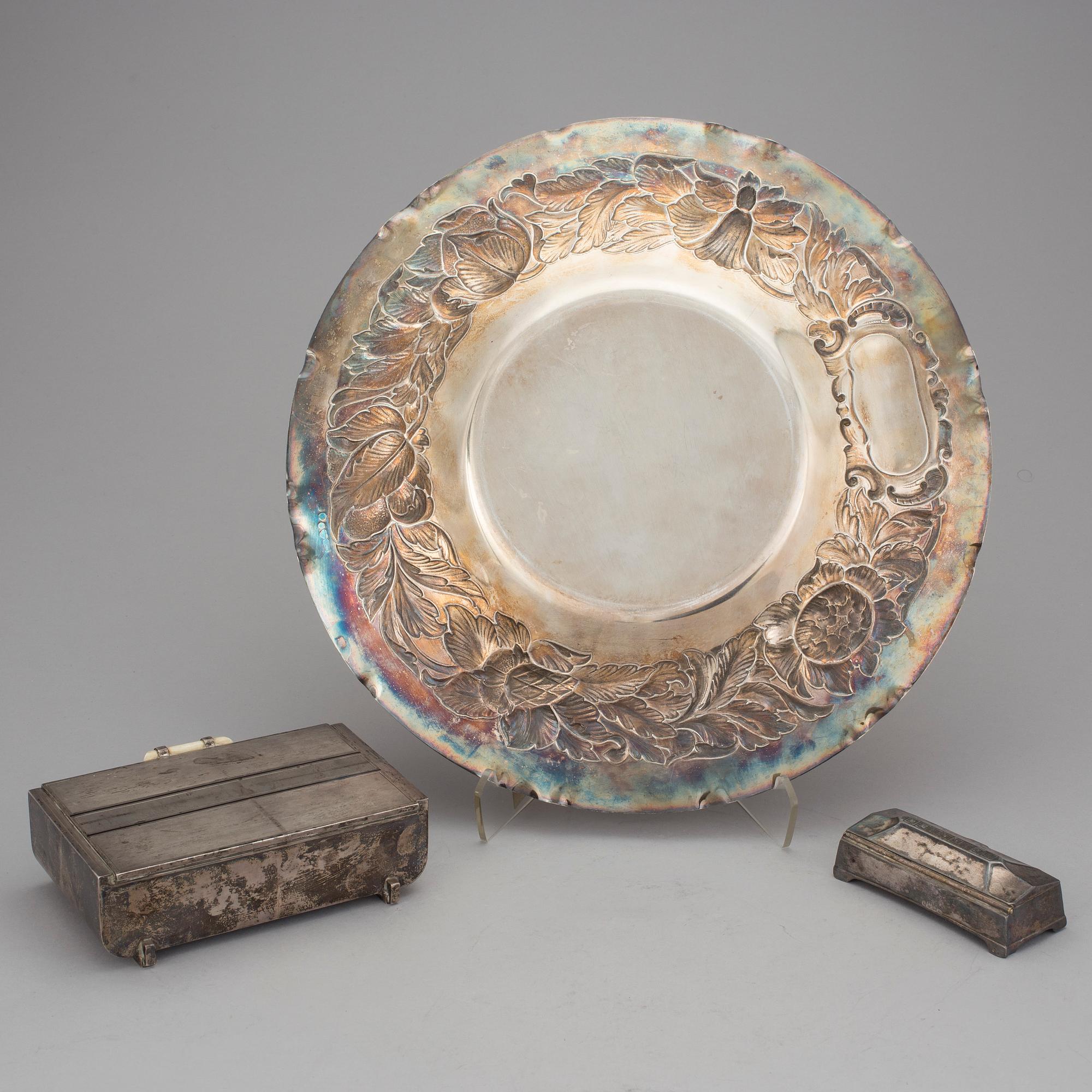 FAT och ASKAR, 2 st, silver och nysilver. Bland annat GAB, Stockholm 1934 och WMF. Silvrets vikt ca 1220 gram.