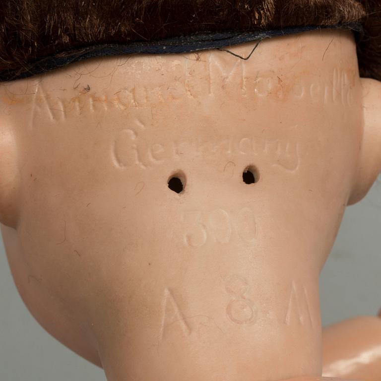 BISKVIFLICKDOCKA,  Armand Marseille 390, Tyskland. 1900-talets första del.