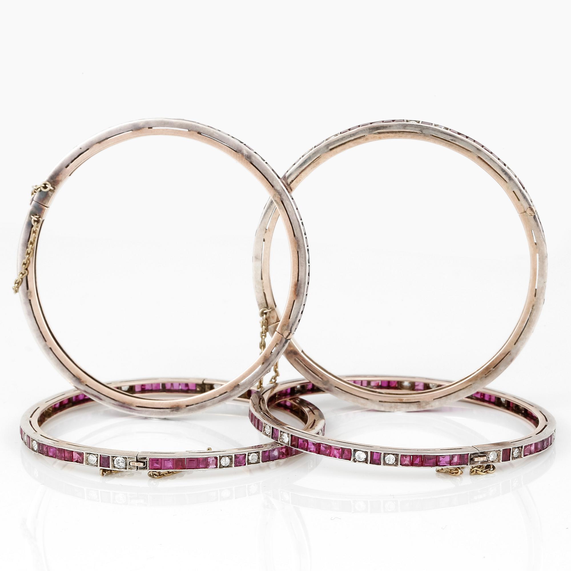 ARMBAND, 4 st, med gammalslipade diamanter och troligen carre slipade rubiner.
