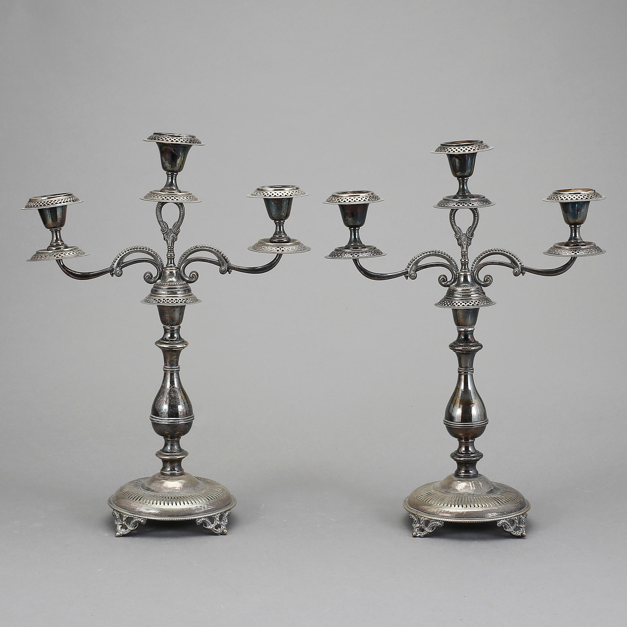 KANDELABRAR, ett par, nysilver, 1900-talets början.