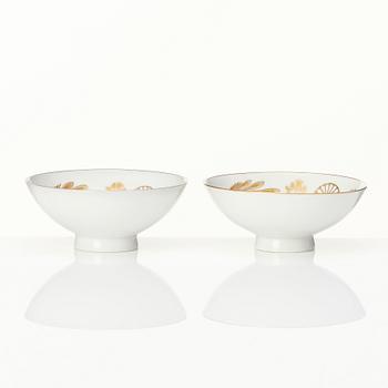 A pair of Japanese bowls, Meiji period (1868-1912).