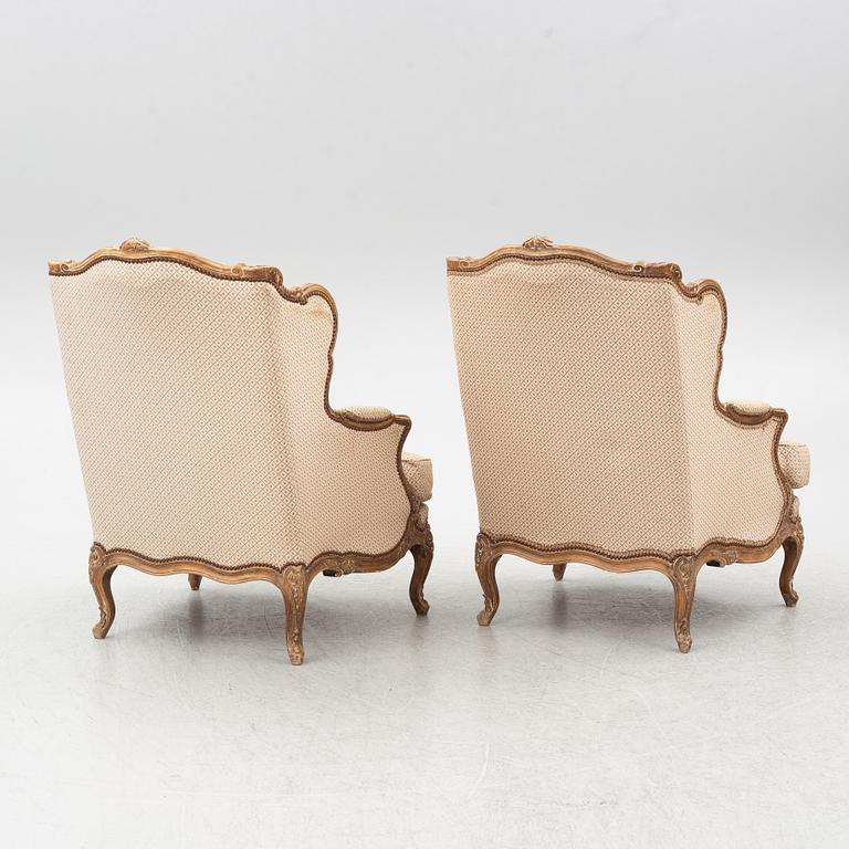Bergèrer, ett par, Louis XV-stil, omkring år 1900.