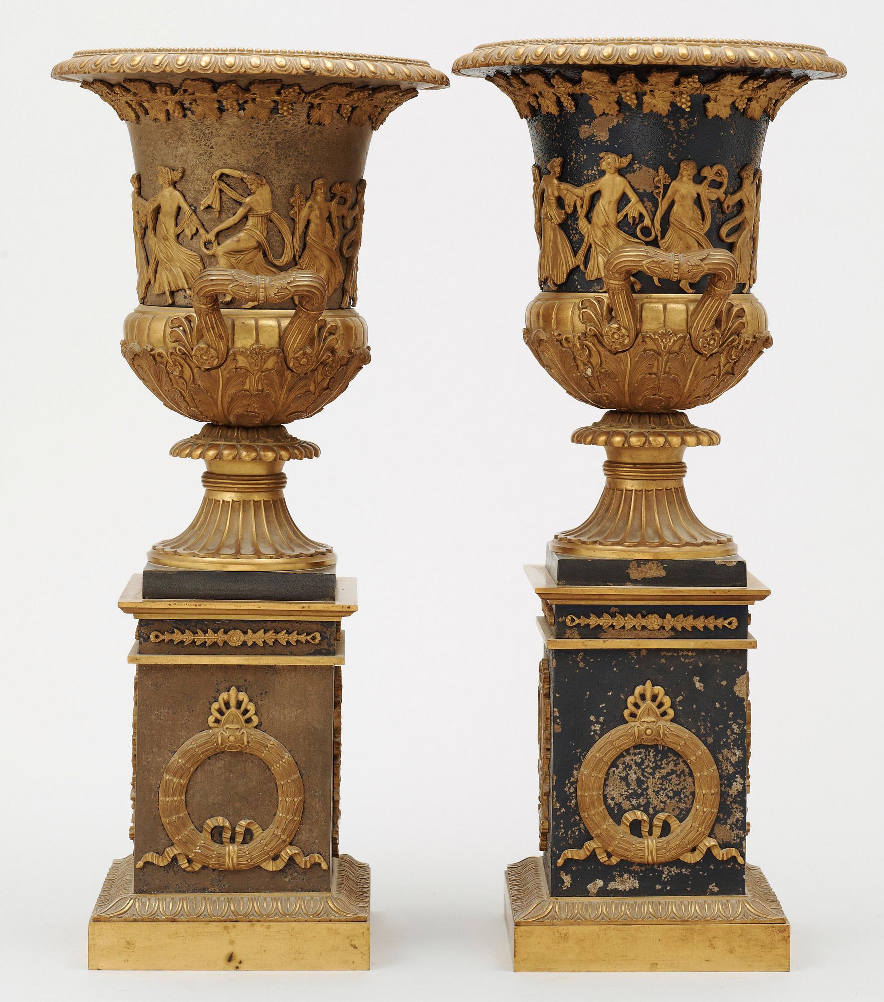 A pair of Empire-style second half 19th century urns.