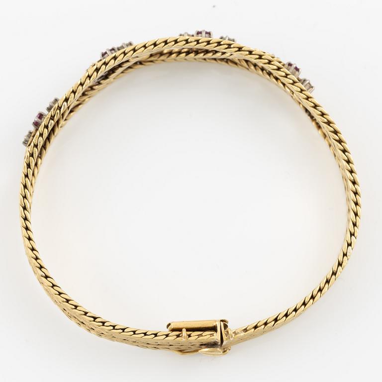 Bracelet 18K gold with rubies and brilliant-cut diamonds.