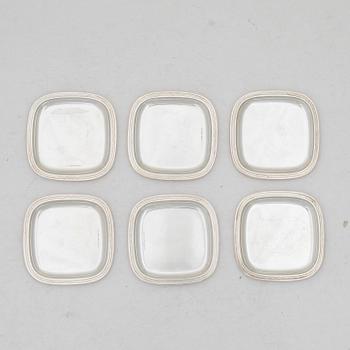 C.G. Hallberg, Coasters / askfat, 6 st, sterlingsilver, design Gustaf Janson, Stockholm 1955-57.