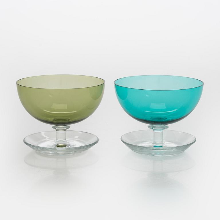 Saara Hopea, an 11-piece set of 1950s/60s dessert bowls, model 1344. Nuutajärvi Notsjö Finland.