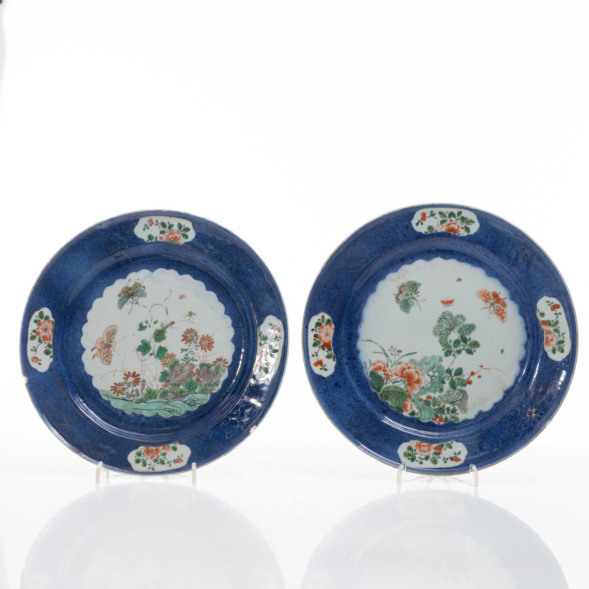 Tallrikar, ett par, porslin, Qingdynastin, Kangxi (1662-1722).