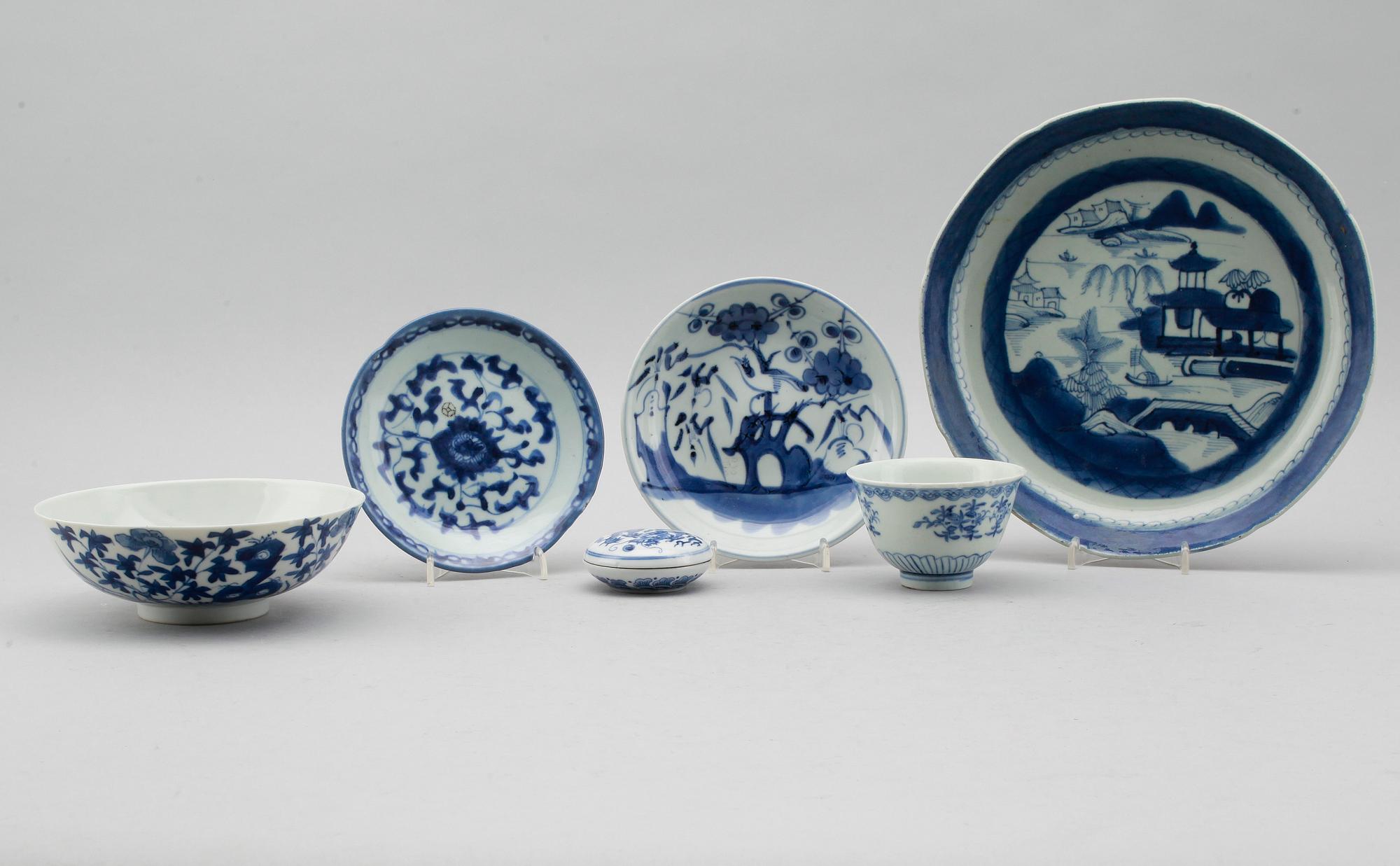 SAMLING PORSLINSFÖREMÅL, 6 delar, Kina, 1800-1900-tal.