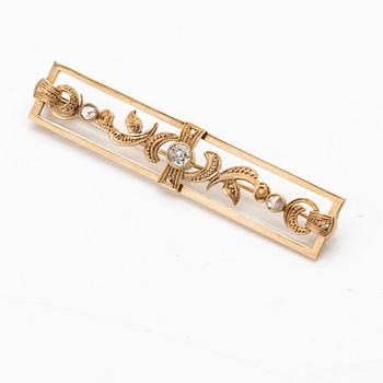 Brooch, 14K gold, first half of the 20th century.