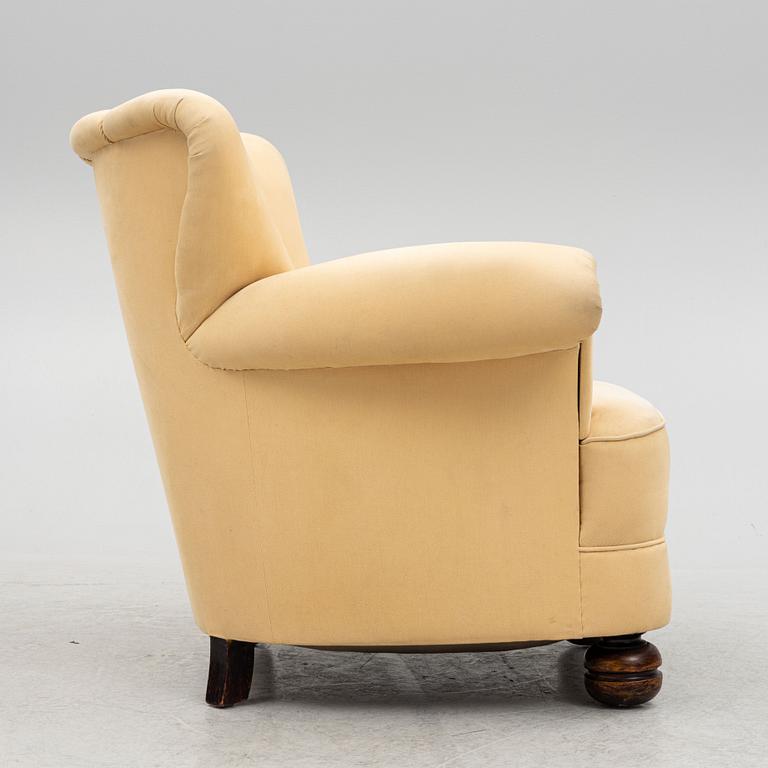 Armchair, Swedish Modern, first half of the 20th century.