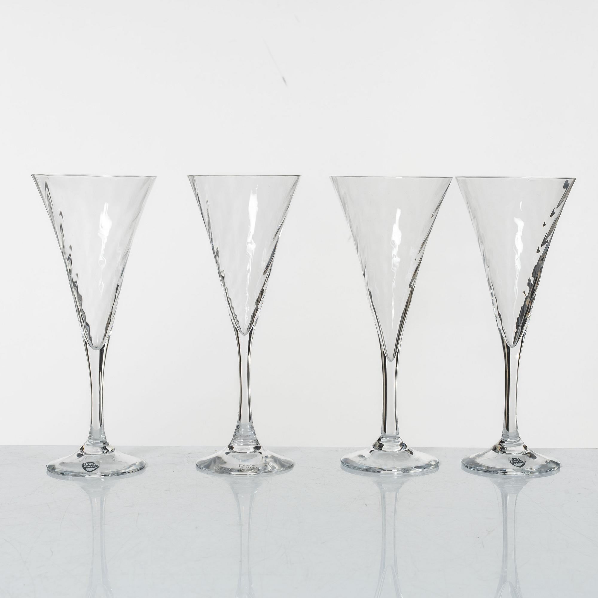 Gunnar Cyrén, 17 champagne flutes, 'Helena', Orrefors.