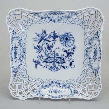 MATSERVIS, 43 delar, "Lökmönstret", Meissen, Tyskland, 1900-tal.